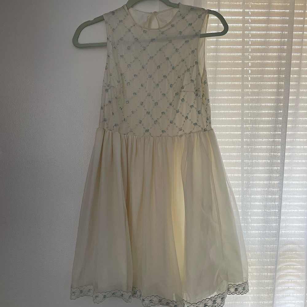 vintage, 100% nylon cottagecore girls white dress. labeled as “small”